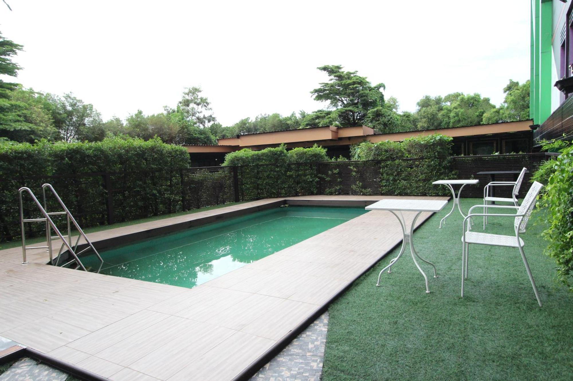 The Breton Hotel Media Bangkok Extérieur photo