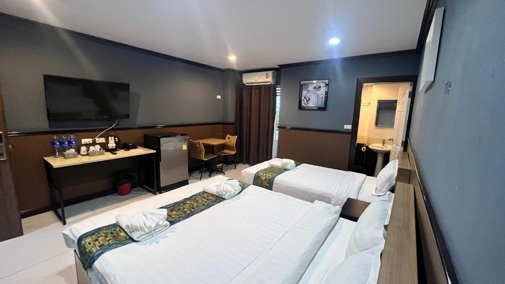 The Breton Hotel Media Bangkok Extérieur photo