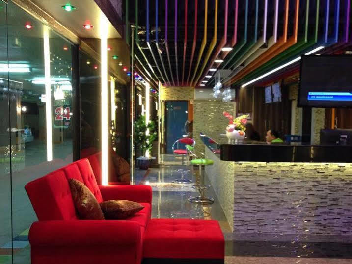 The Breton Hotel Media Bangkok Extérieur photo